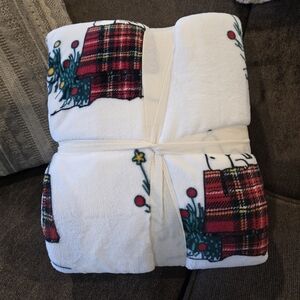 Viral Snoopy Holiday Plaid House-NWT